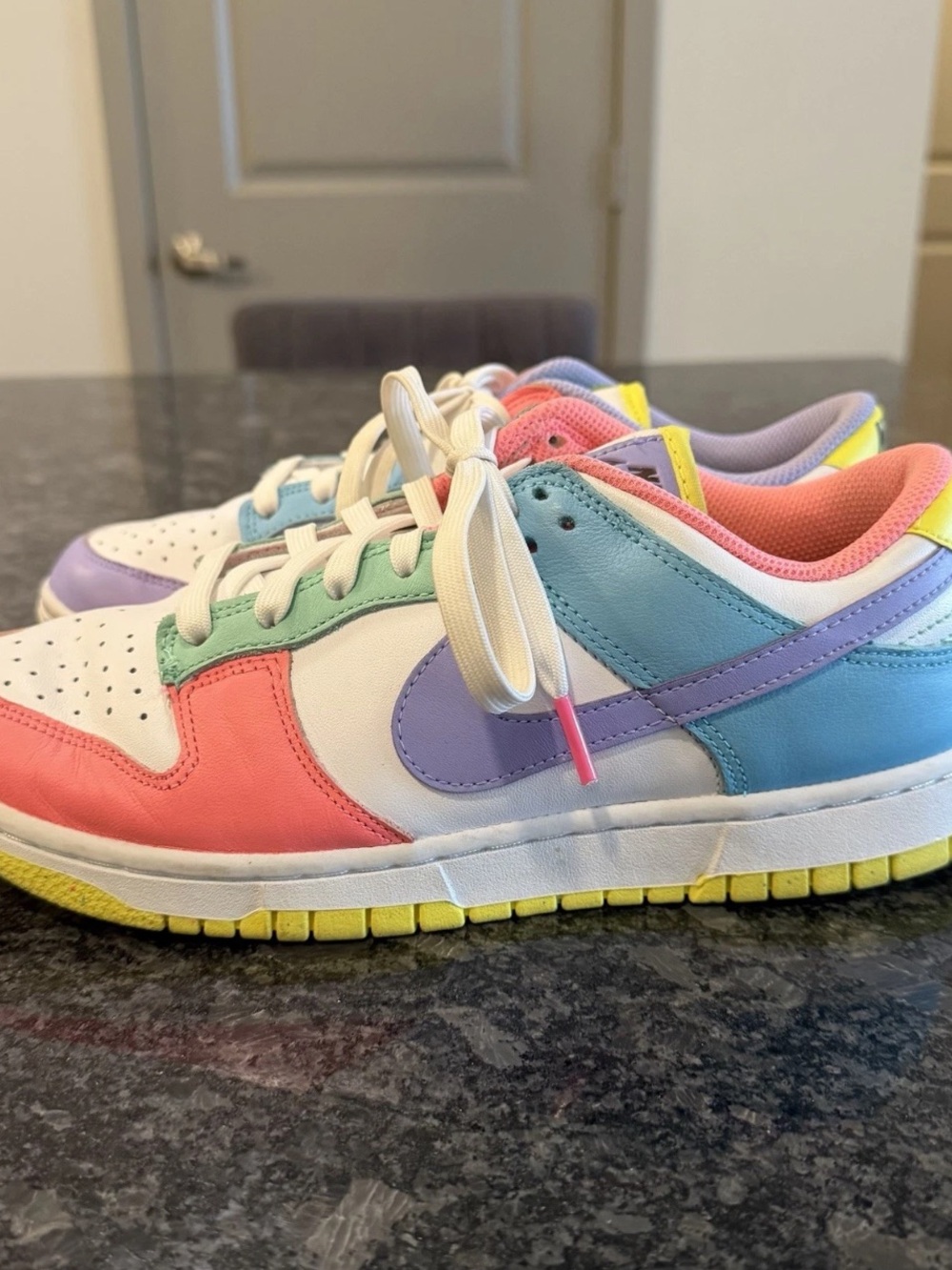Nike Dunk Low SE Easter Candy Sneaker Size Women's 9